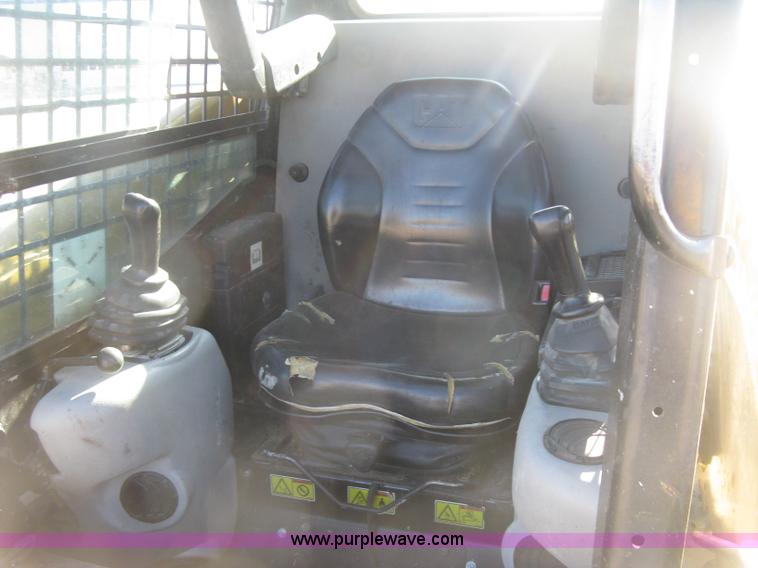 image for item J2921 2005 Caterpillar 277B skid steer