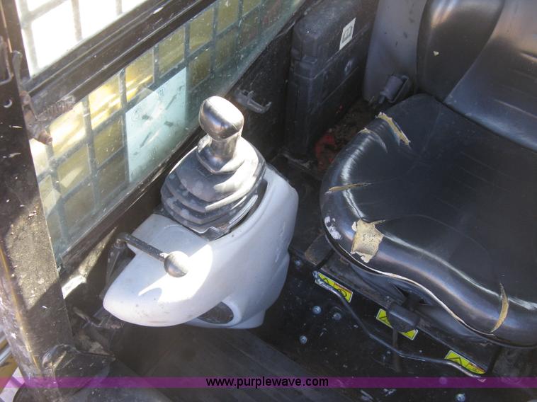 image for item J2921 2005 Caterpillar 277B skid steer