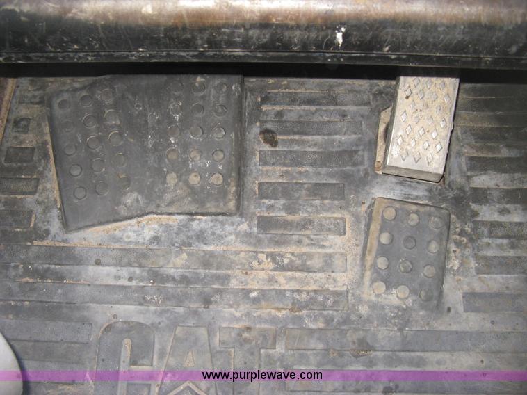 image for item J2921 2005 Caterpillar 277B skid steer