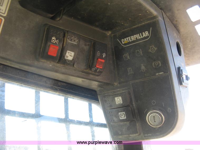 image for item J2921 2005 Caterpillar 277B skid steer