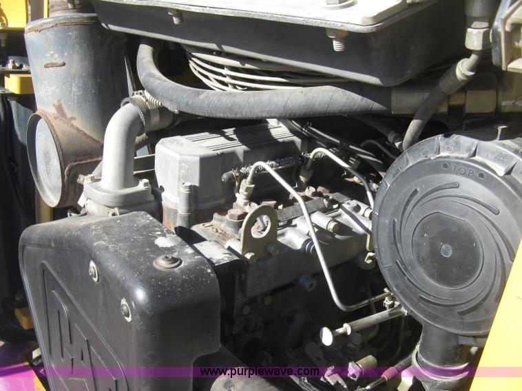 image for item J2921 2005 Caterpillar 277B skid steer