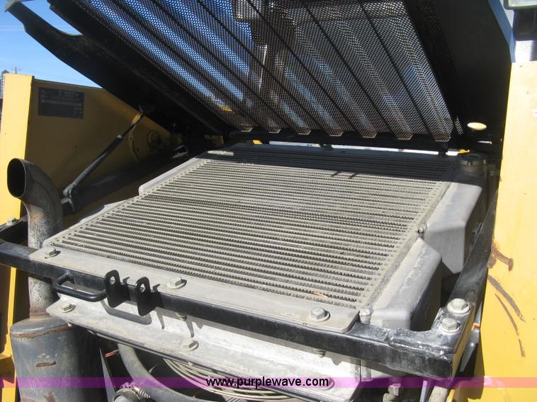 image for item J2921 2005 Caterpillar 277B skid steer