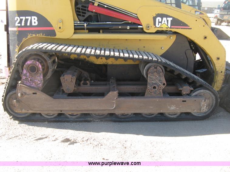 image for item J2921 2005 Caterpillar 277B skid steer