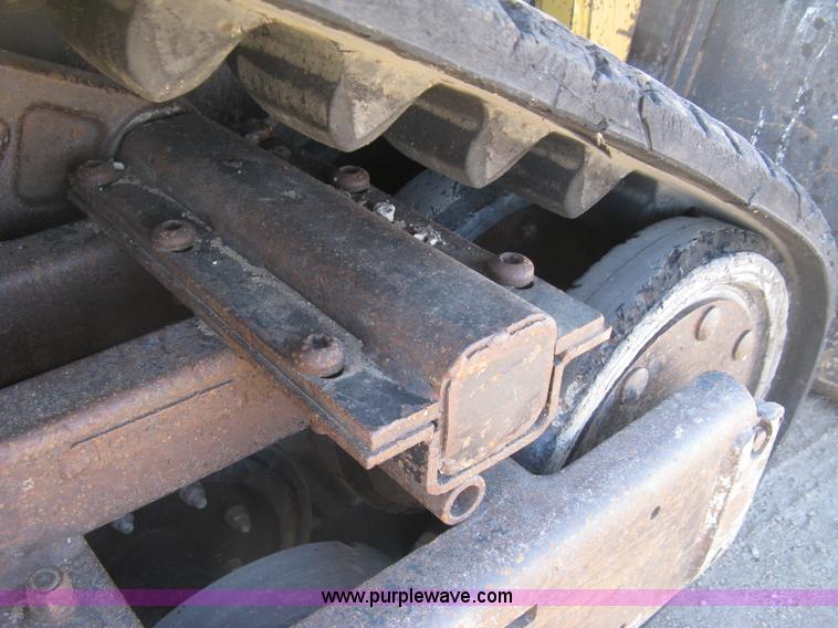 image for item J2921 2005 Caterpillar 277B skid steer