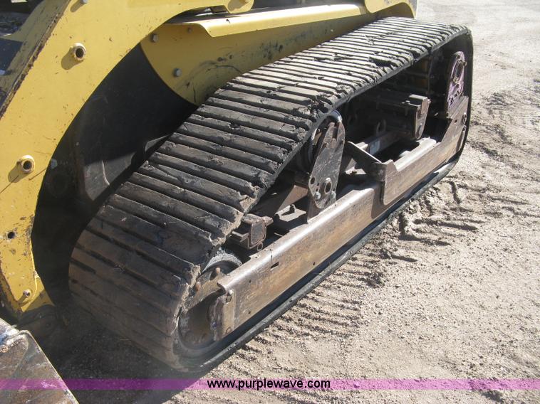 image for item J2921 2005 Caterpillar 277B skid steer