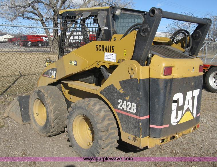 image for item J2922 2005 Caterpillar 242B skid steer