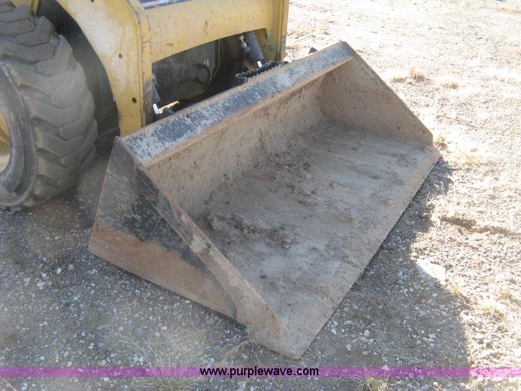 image for item J2922 2005 Caterpillar 242B skid steer