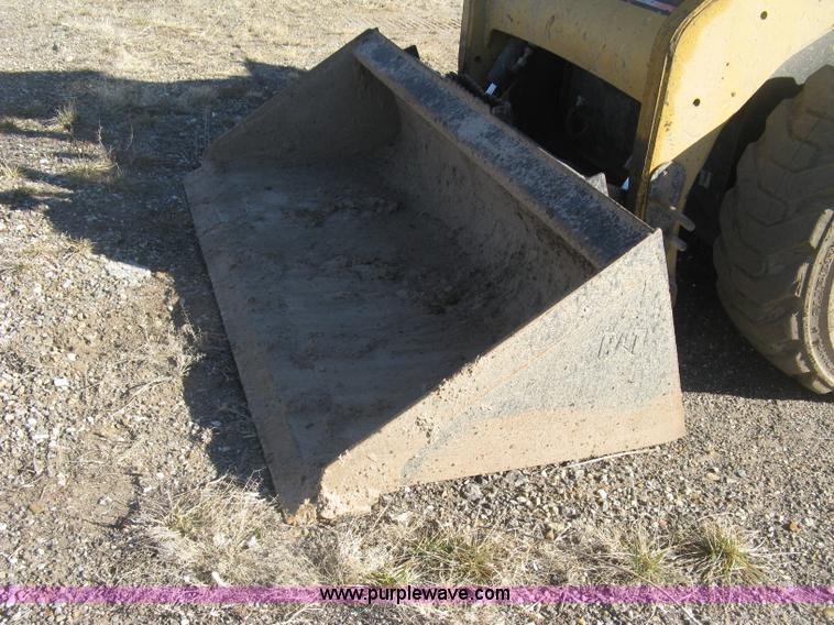 image for item J2922 2005 Caterpillar 242B skid steer
