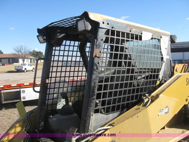 image for item J2922 2005 Caterpillar 242B skid steer