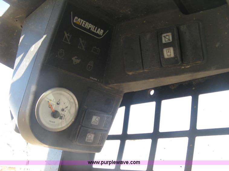 image for item J2922 2005 Caterpillar 242B skid steer