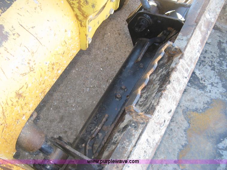 image for item J2923 2006 Caterpillar 287B skid steer