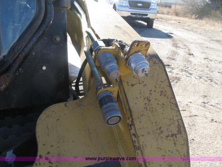 image for item J2923 2006 Caterpillar 287B skid steer