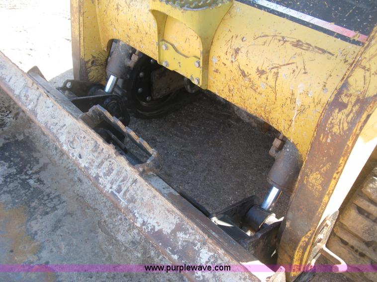 image for item J2923 2006 Caterpillar 287B skid steer