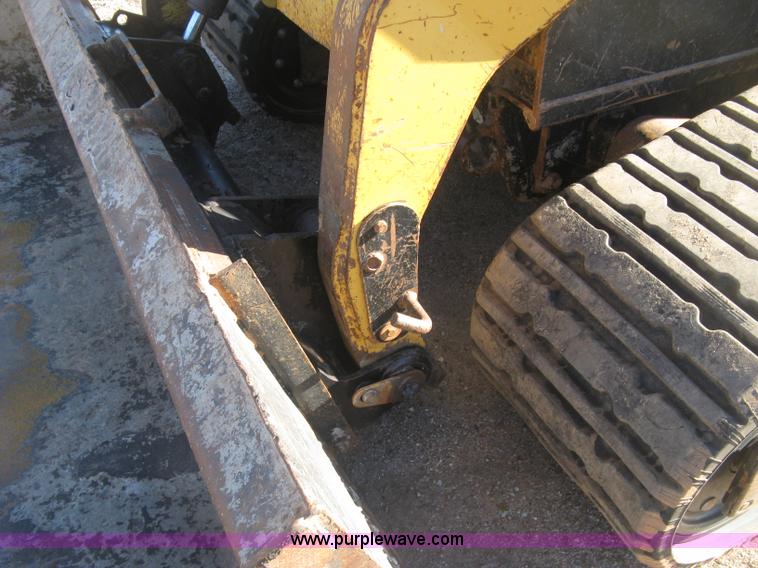 image for item J2923 2006 Caterpillar 287B skid steer