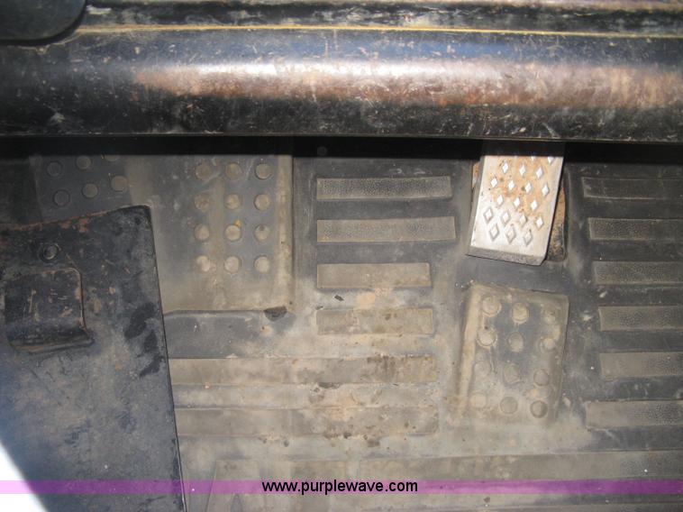 image for item J2923 2006 Caterpillar 287B skid steer