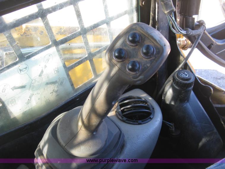 image for item J2923 2006 Caterpillar 287B skid steer