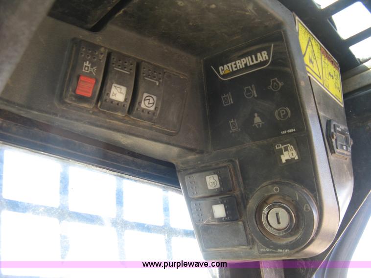 image for item J2923 2006 Caterpillar 287B skid steer