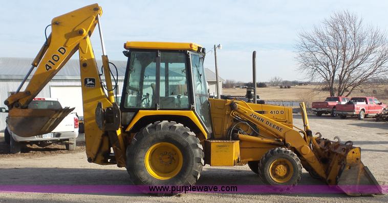 image for item J4701 1992 John Deere 410D backhoe