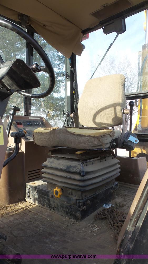 image for item J4701 1992 John Deere 410D backhoe