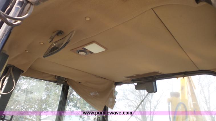 image for item J4701 1992 John Deere 410D backhoe