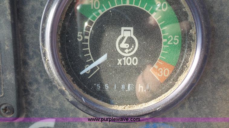 image for item J4701 1992 John Deere 410D backhoe