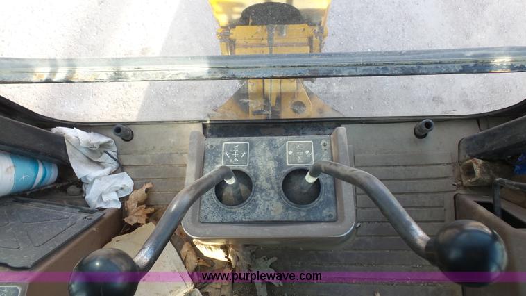 image for item J4701 1992 John Deere 410D backhoe