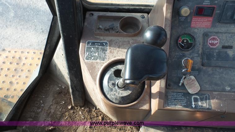 image for item J4701 1992 John Deere 410D backhoe