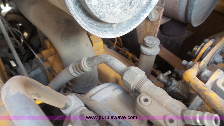 image for item J4701 1992 John Deere 410D backhoe