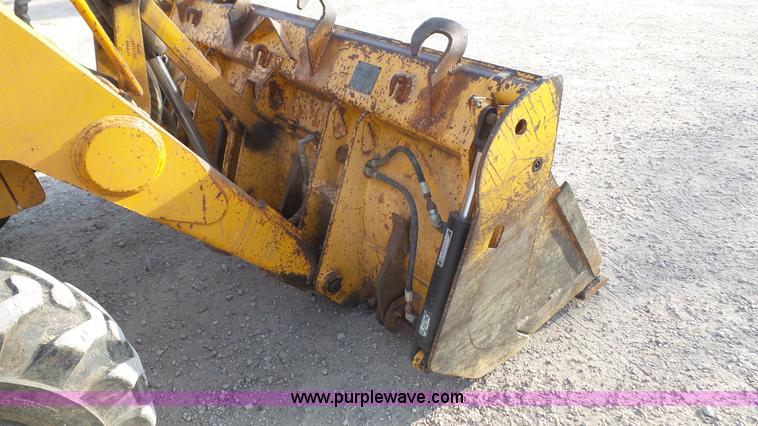 image for item J4701 1992 John Deere 410D backhoe