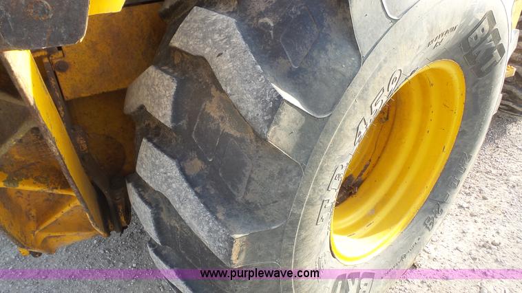 image for item J4701 1992 John Deere 410D backhoe