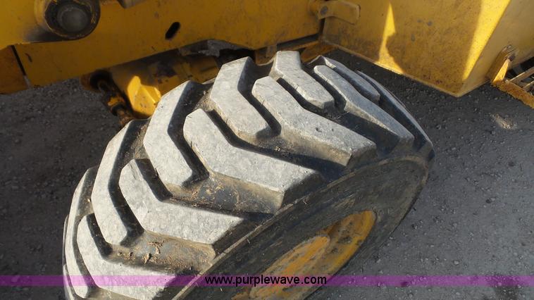 image for item J4701 1992 John Deere 410D backhoe