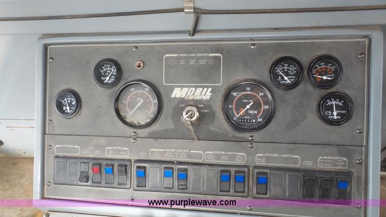 image for item J4707 1997 Mobil Sweeper street sweeper