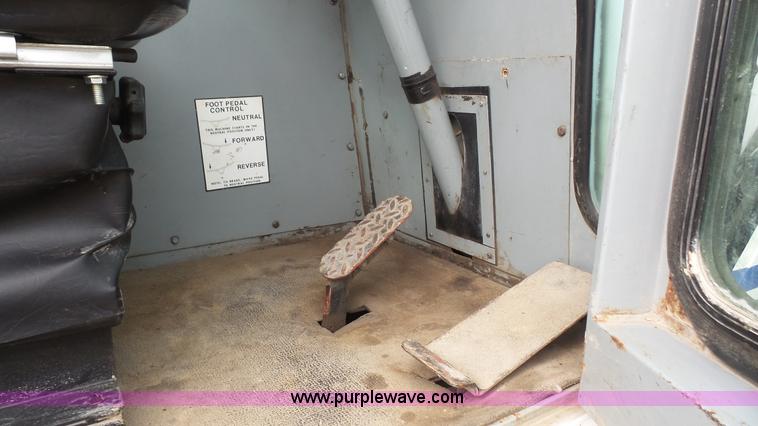 image for item J4707 1997 Mobil Sweeper street sweeper