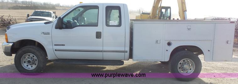image for item J4709 1999 Ford F350 XLT SuperCab utility truck