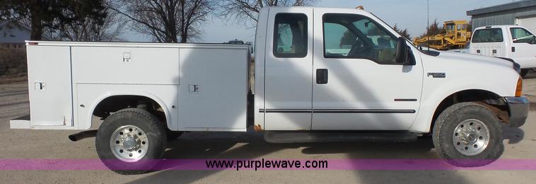 image for item J4709 1999 Ford F350 XLT SuperCab utility truck