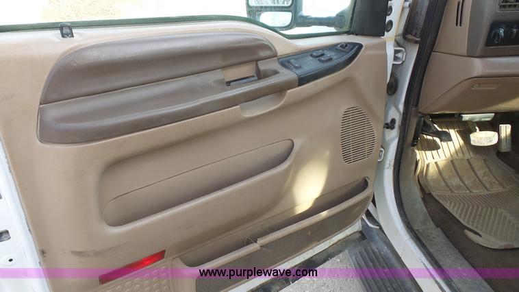 image for item J4709 1999 Ford F350 XLT SuperCab utility truck