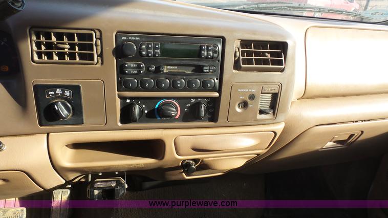 image for item J4709 1999 Ford F350 XLT SuperCab utility truck