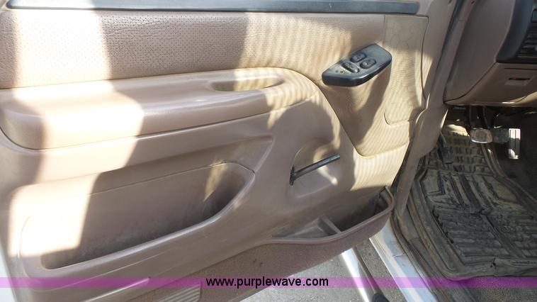 image for item J4715 1997 Ford F350 XL dump bed truck