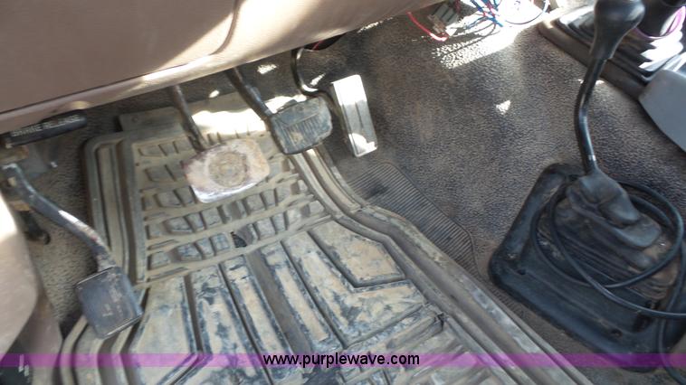 image for item J4715 1997 Ford F350 XL dump bed truck