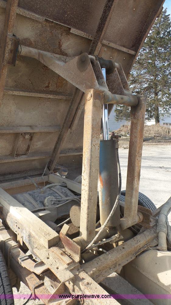 image for item J4715 1997 Ford F350 XL dump bed truck
