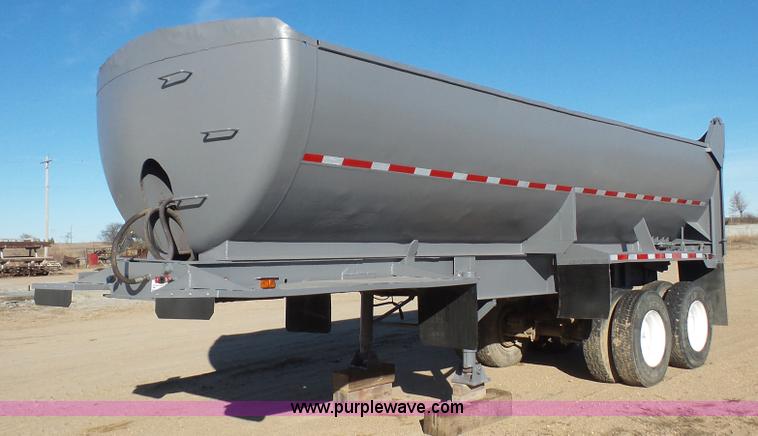 image for item J4728 1992 shop built end dump trailer