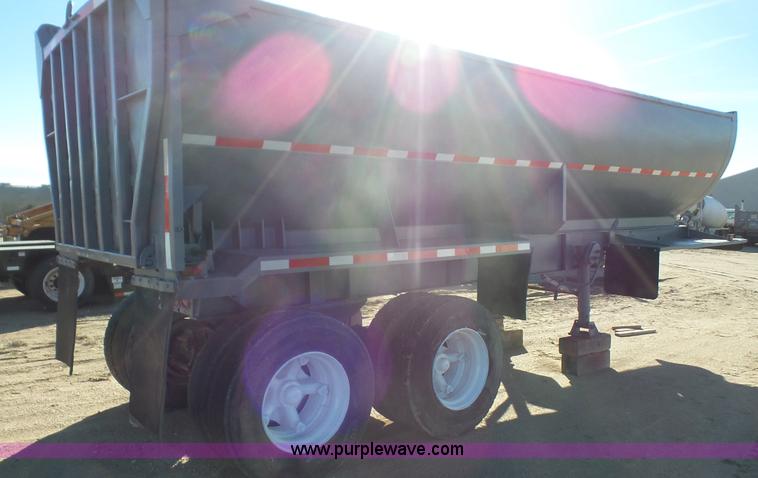 image for item J4728 1992 shop built end dump trailer