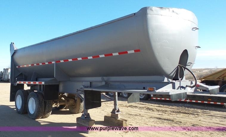 image for item J4728 1992 shop built end dump trailer