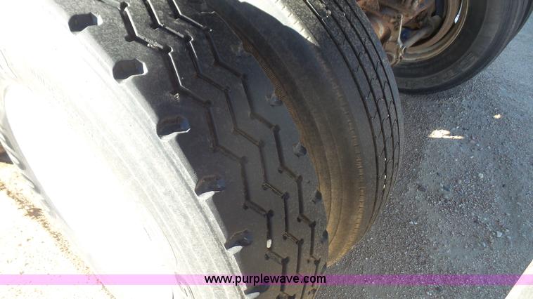 image for item J4728 1992 shop built end dump trailer