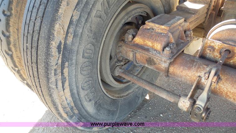 image for item J4728 1992 shop built end dump trailer