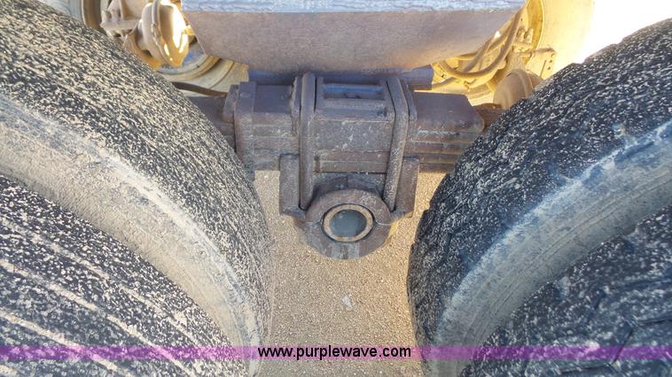 image for item J4728 1992 shop built end dump trailer