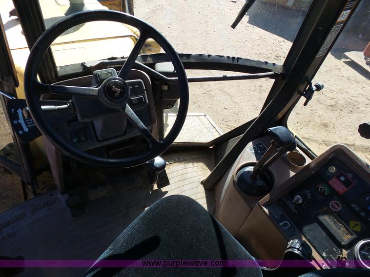 image for item J6234 1994 John Deere 310D backhoe