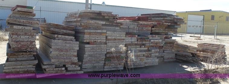 image for item J7284 Assorted concrete forms