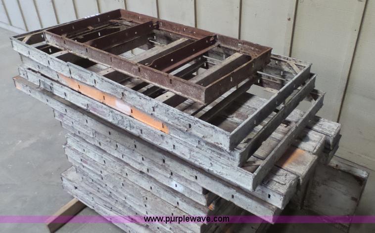 image for item J7284 Assorted concrete forms