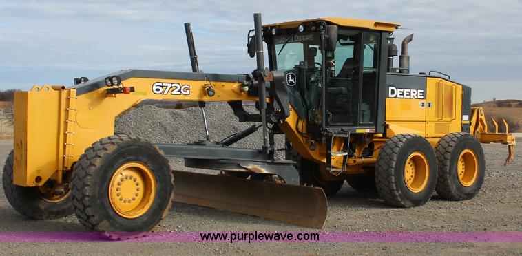 image for item J7575 2011 John Deere 672G motor grader